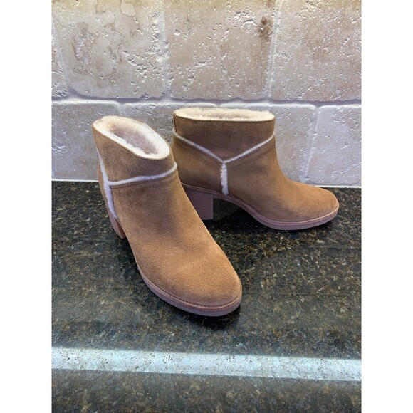 FIRM Ugg Australia Women's Kasen II Boots Size 9 EUC - Picture 1 of 9